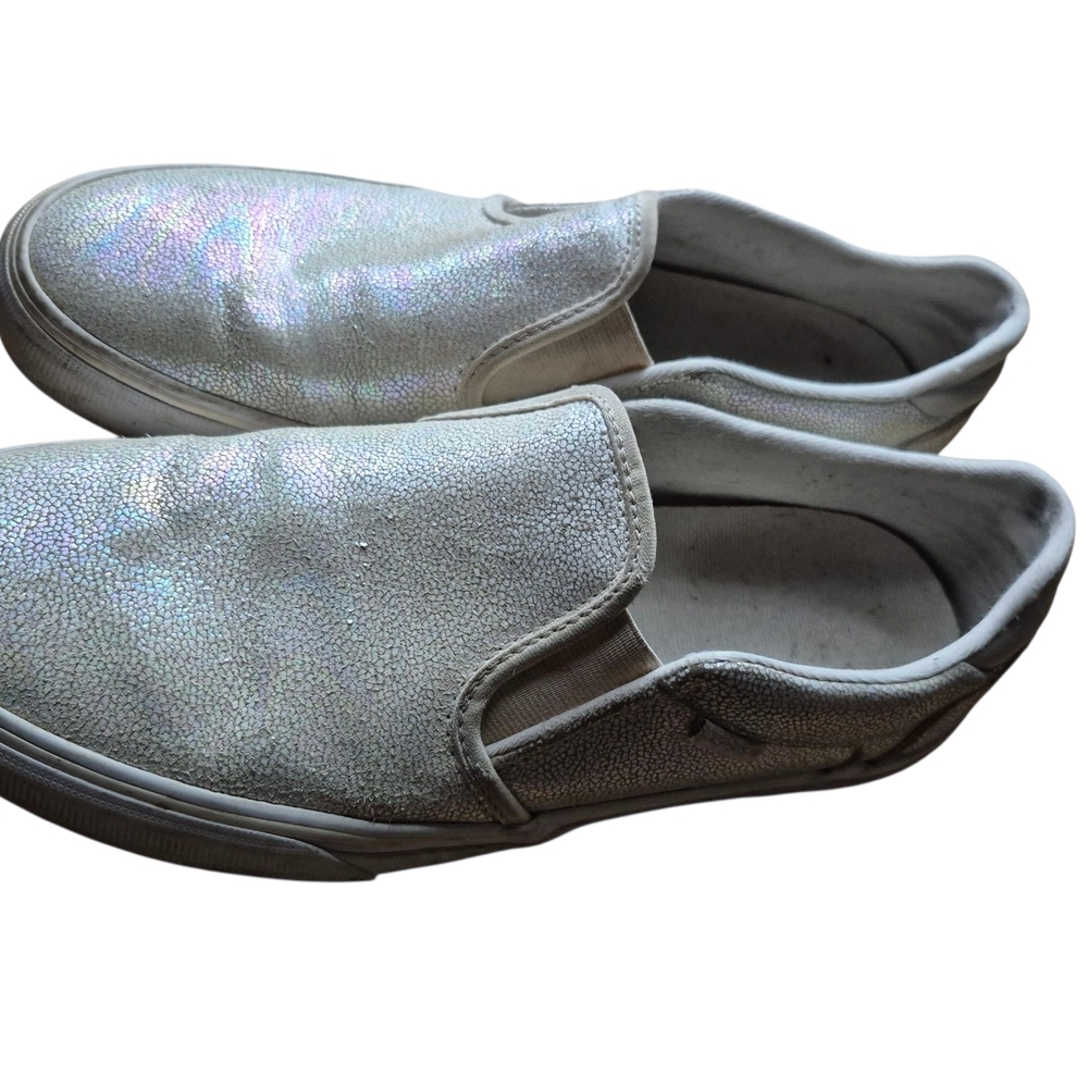 11 Vans Silver Flats Sleek and Comfortable - Picture 3 of 7